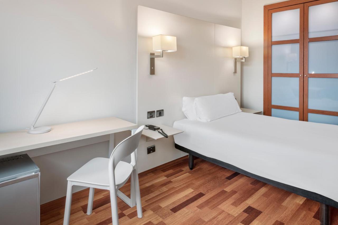 B&B Hotel Granada Estacion Eksteriør billede